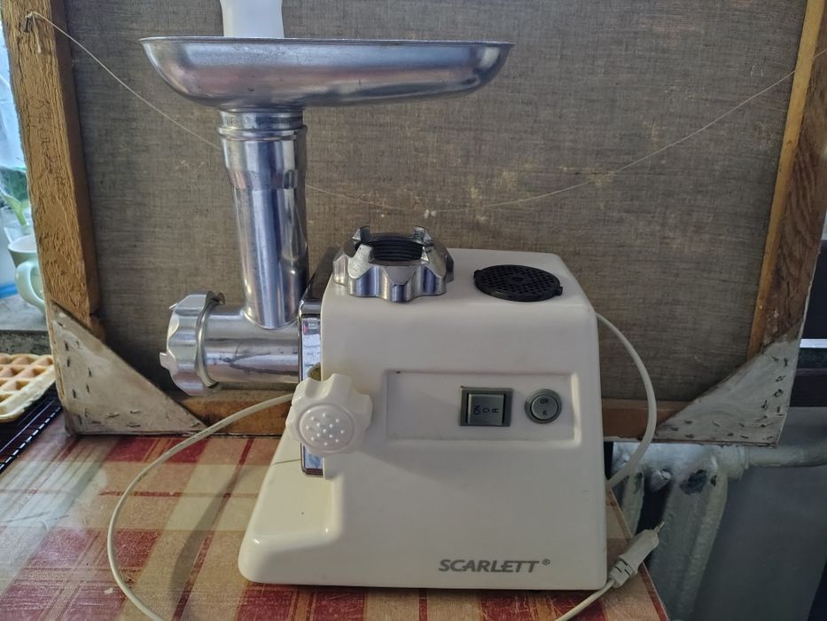 Електро мясорубка