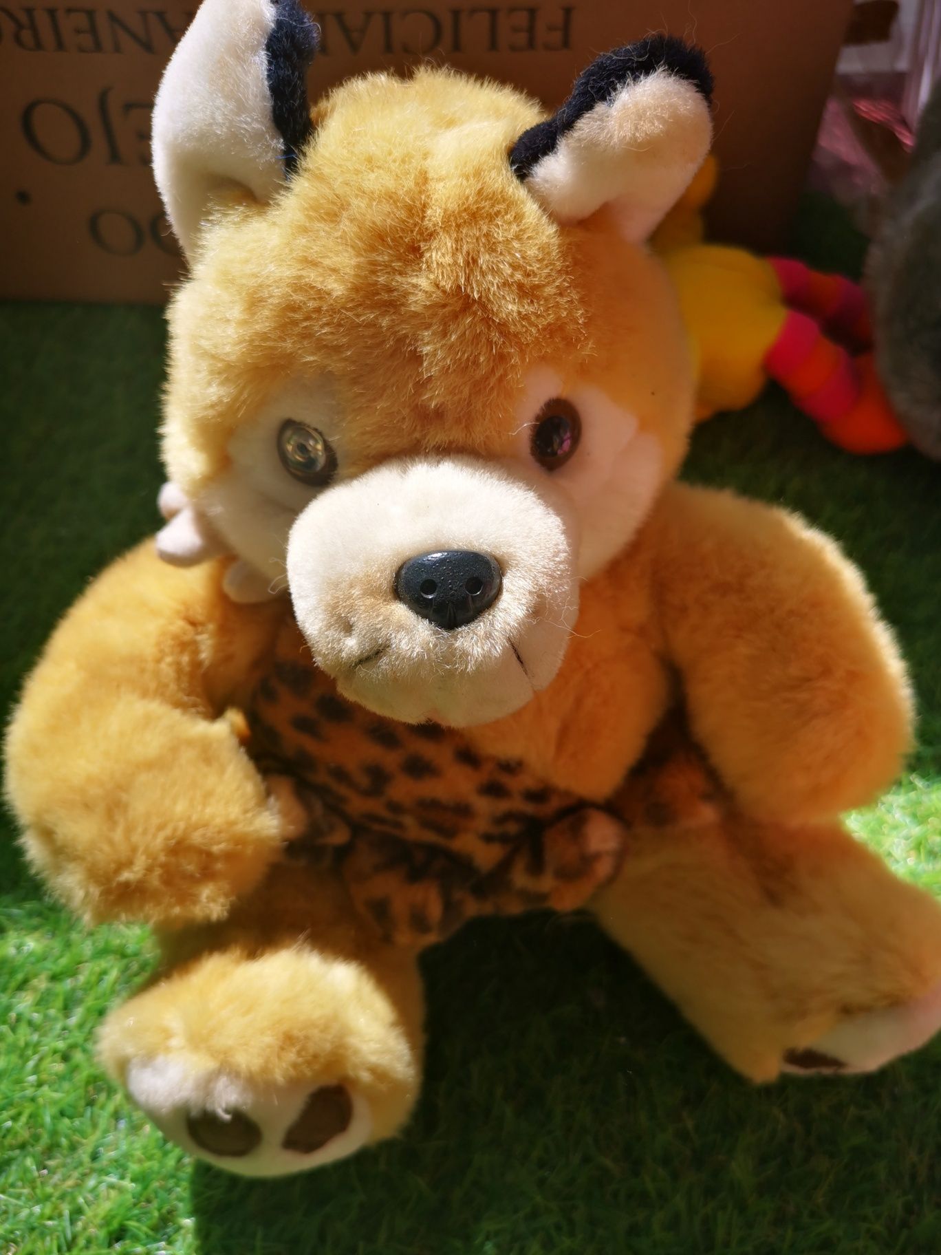 Vários peluches para desocupar