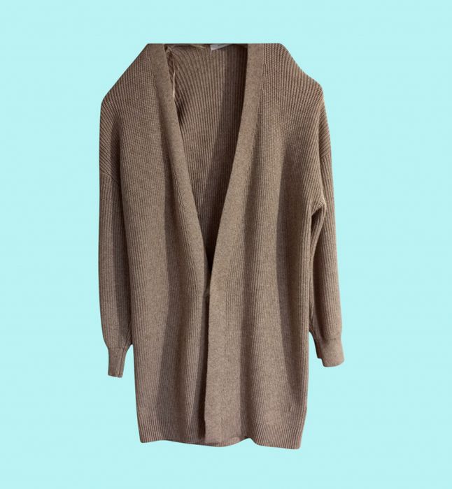 Długi piękny swetr oversize