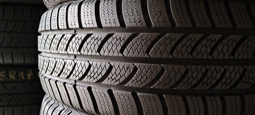 225/55 R17C 109/107T Continental Vanco Winter 2 Зимові шини б/у