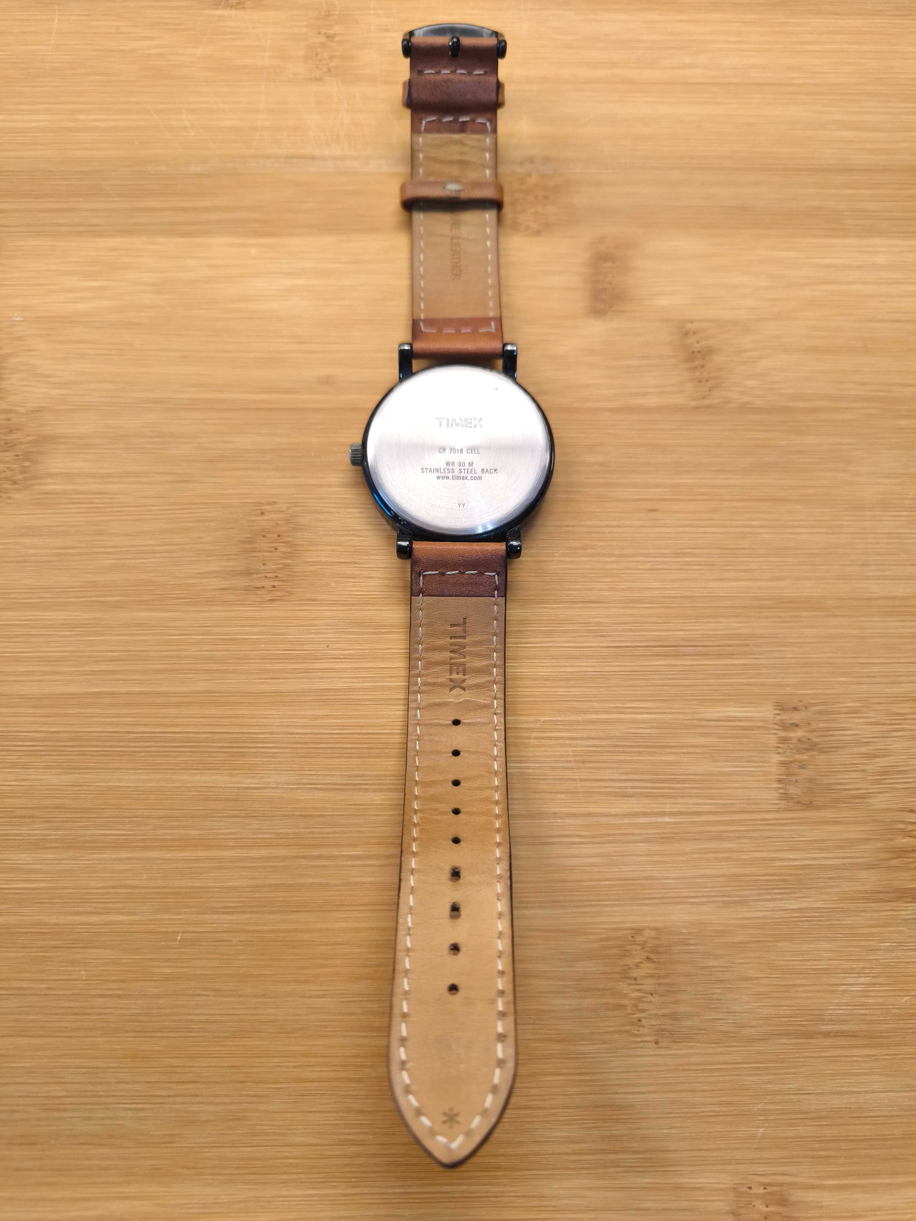 Zegarek Timex ze skórzanym paskiem