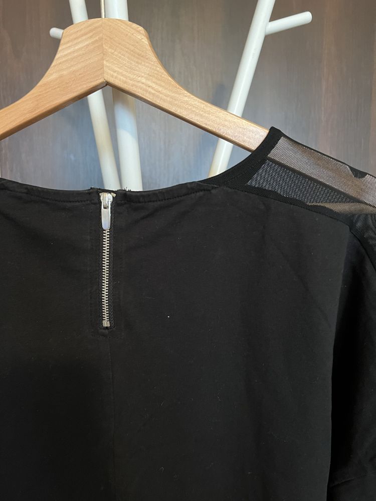 Czarna bluzka z ozdobnymi ramionami XXL