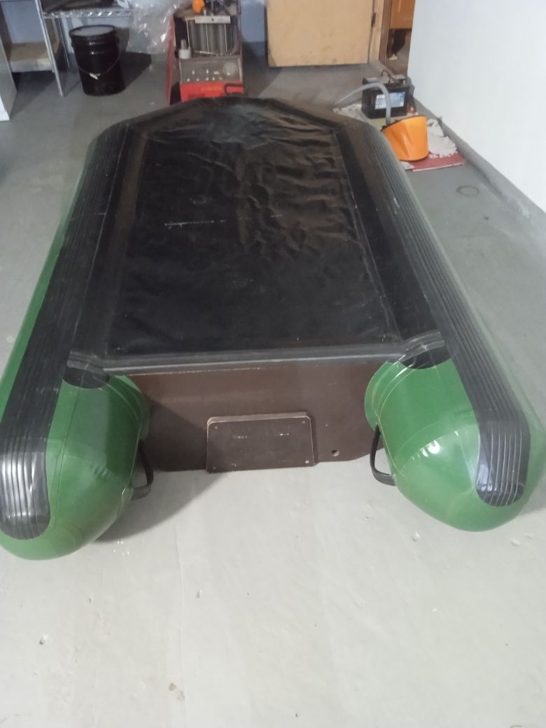 Продам човен 260 з транцем 7500гр
