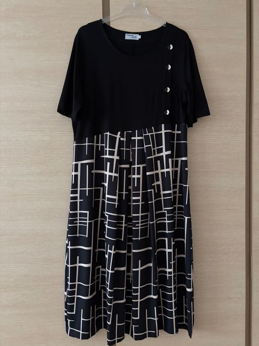 Wizytowa sukienka rozm 46 czarno beżowa unikatowy fason