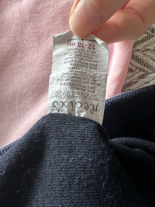 kurtka z kwiatami i dwa kapelusze 12-18 m