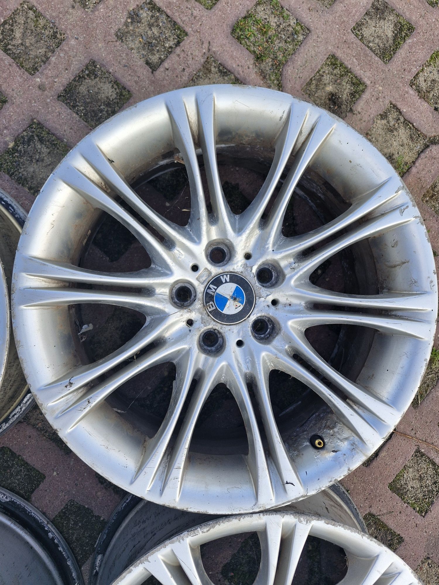 Bmw e60 2009r styling 135 et20 8j alufelgi