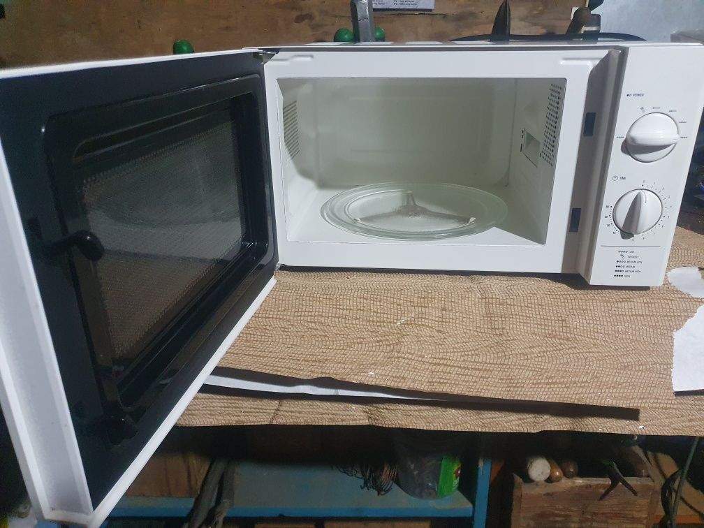 Продам микроволновую печь Zelmer