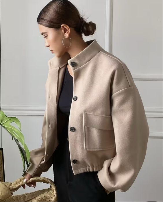 Жіночий стильний бомбер