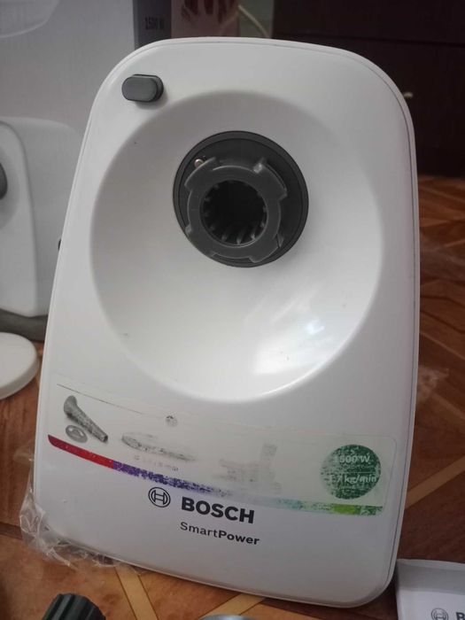 М'ясорубка BOSCH MFW2515W з насадкою соковижималкою
