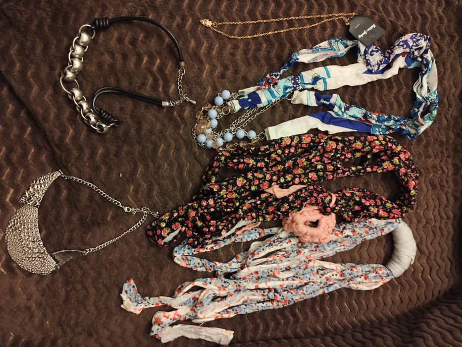 Saco de colares e fios