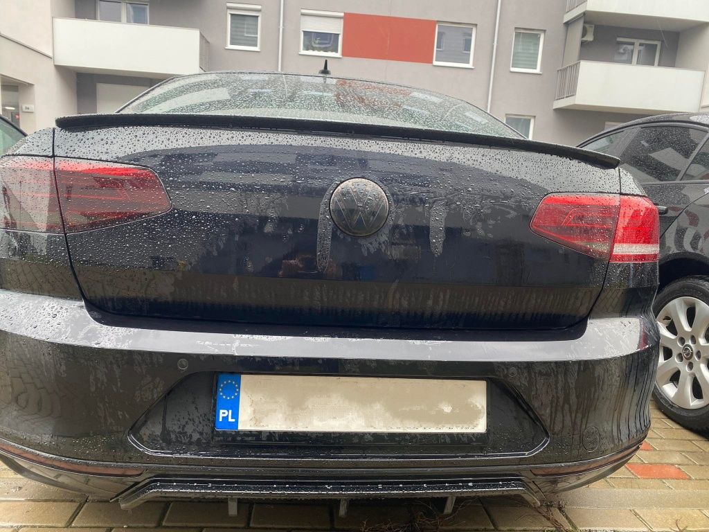 Passat b8 lotka dokładka spoiler spojler czarny połysk sedan