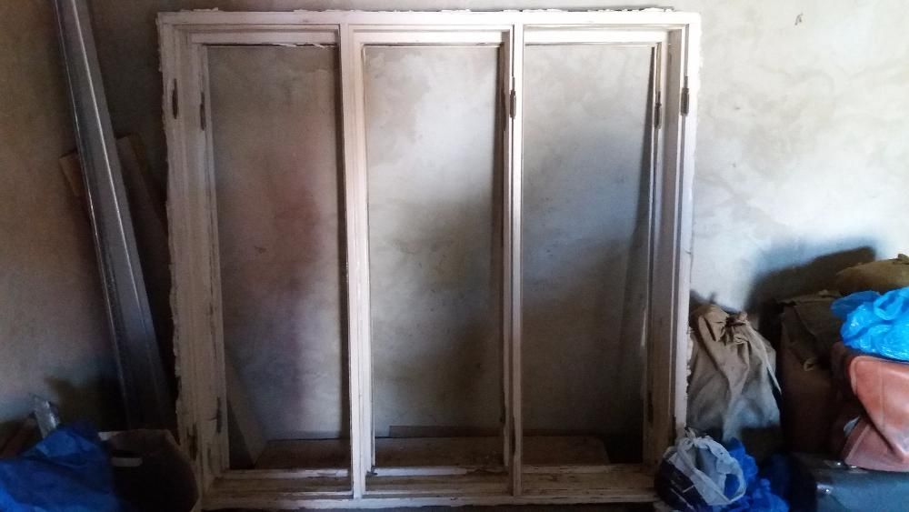 Продам трёхстворчатое окно из массива сосны