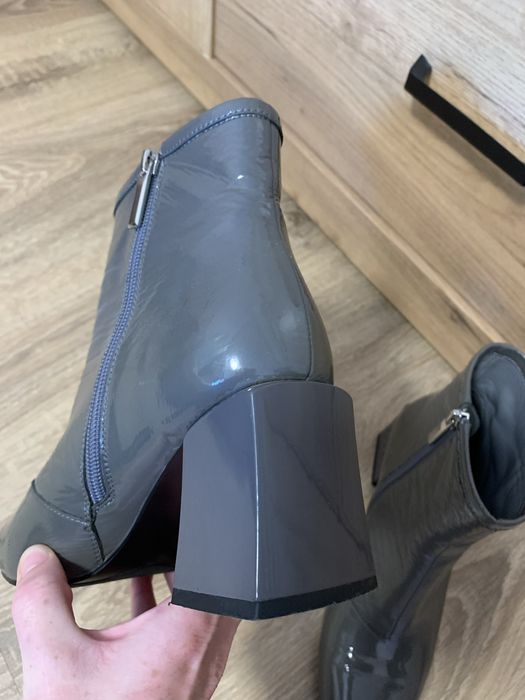 Черевички-ботильйони (37)натуральна шкіра лак