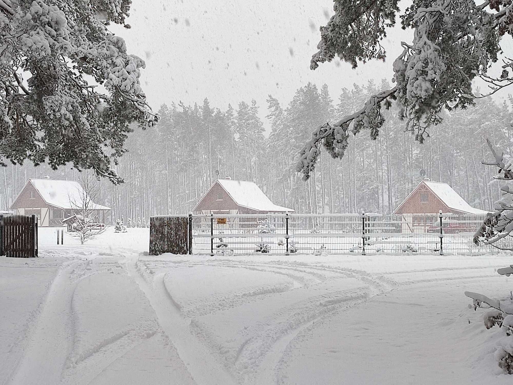 Domek nad jeziorem, Kaszuby, linia brzegowa, kominek, Zagroda Szarlota