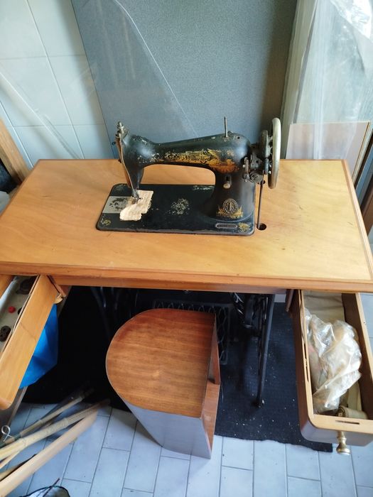 Máquina de costura Singer