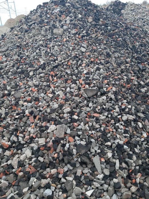 Rozbiórki, kruszenie gruzu, wynajem kruszarki, przesiewacza