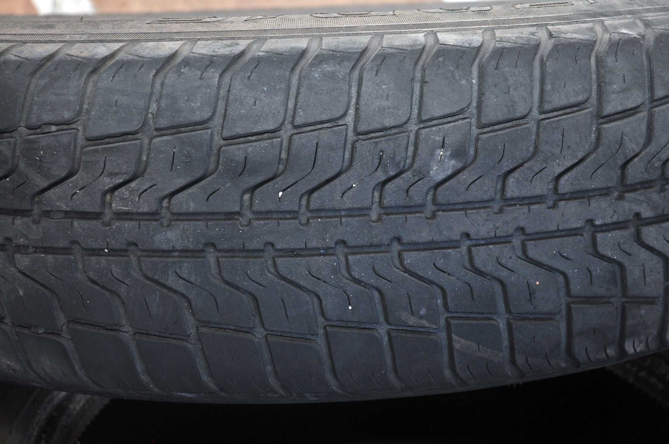 Продам шины КАМА-235 всесезонные 215/70 R16