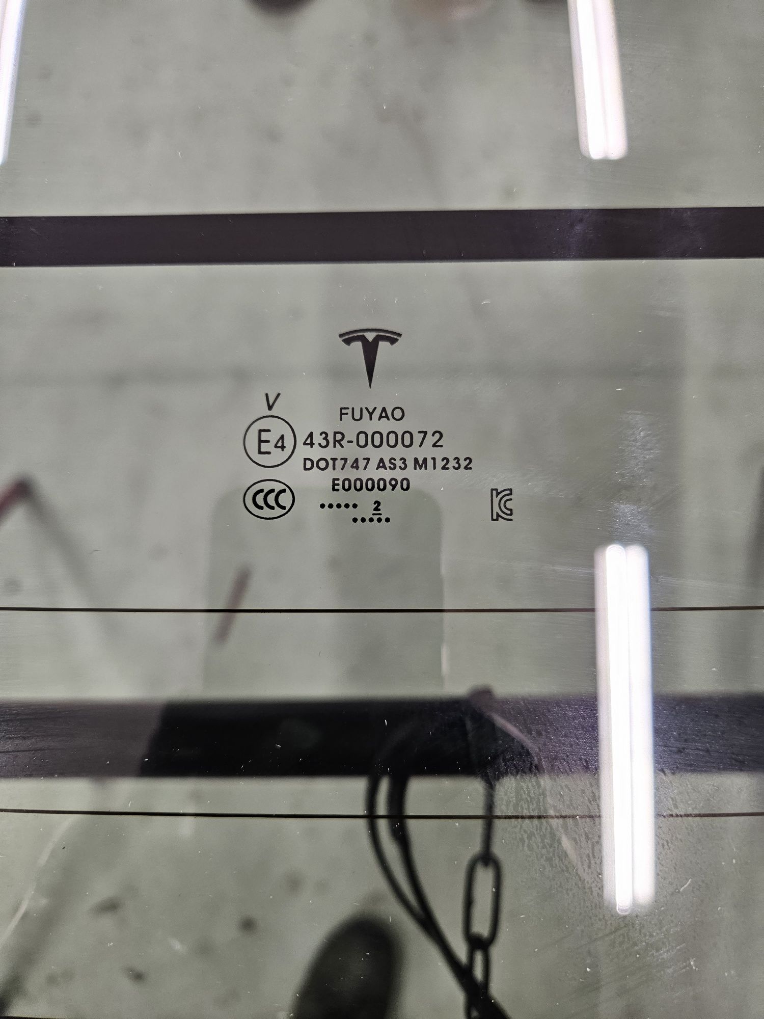 Tesla Model Y tylna orginalna nowa szyba