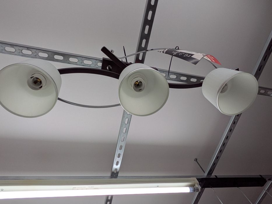 Lampa sufitowa trzy punktowa