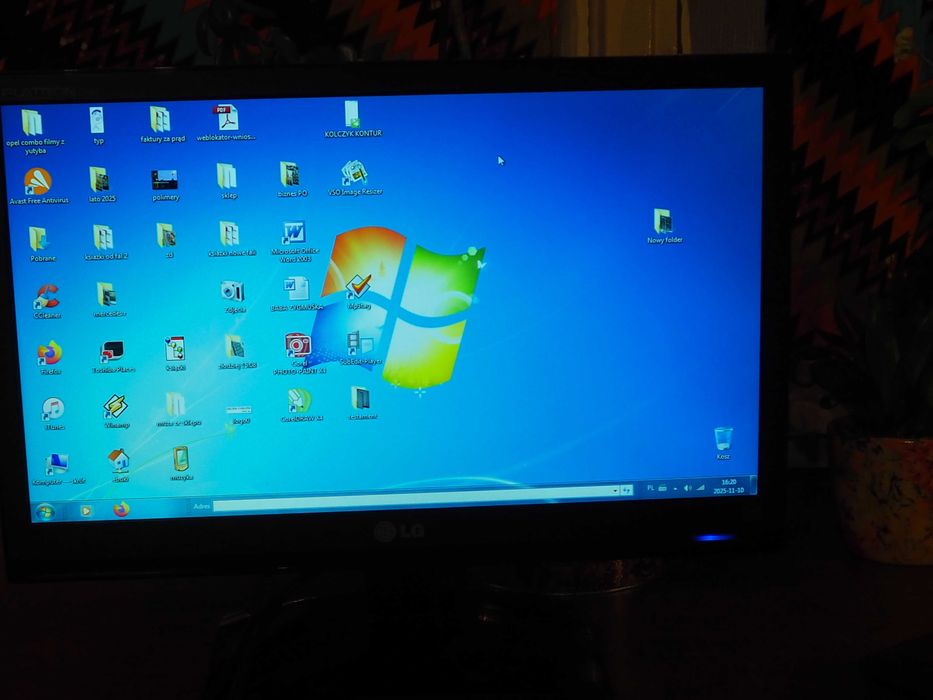 Monitor komputerowy LG FLATRON E1941 do komputera 19 " cali