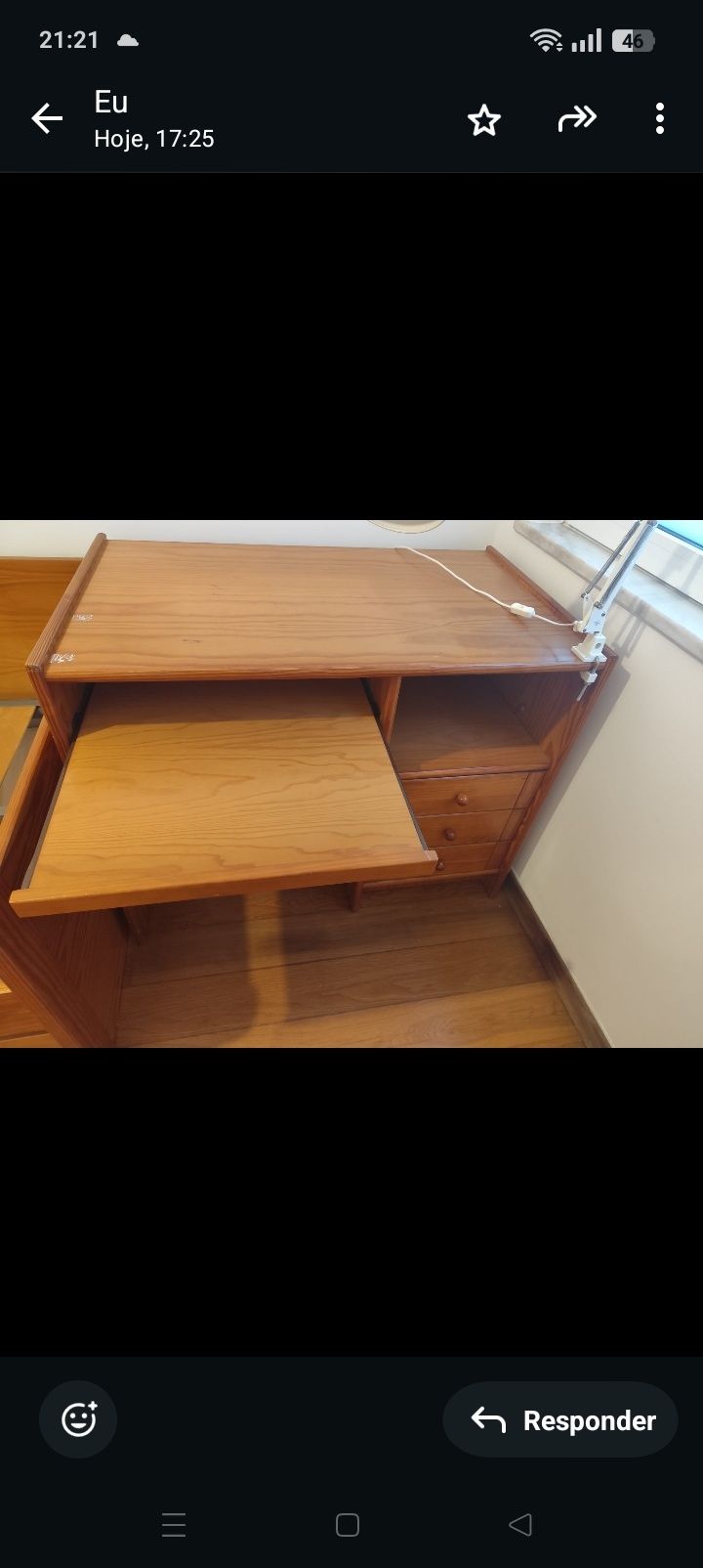 Cama com gavetão e secretária