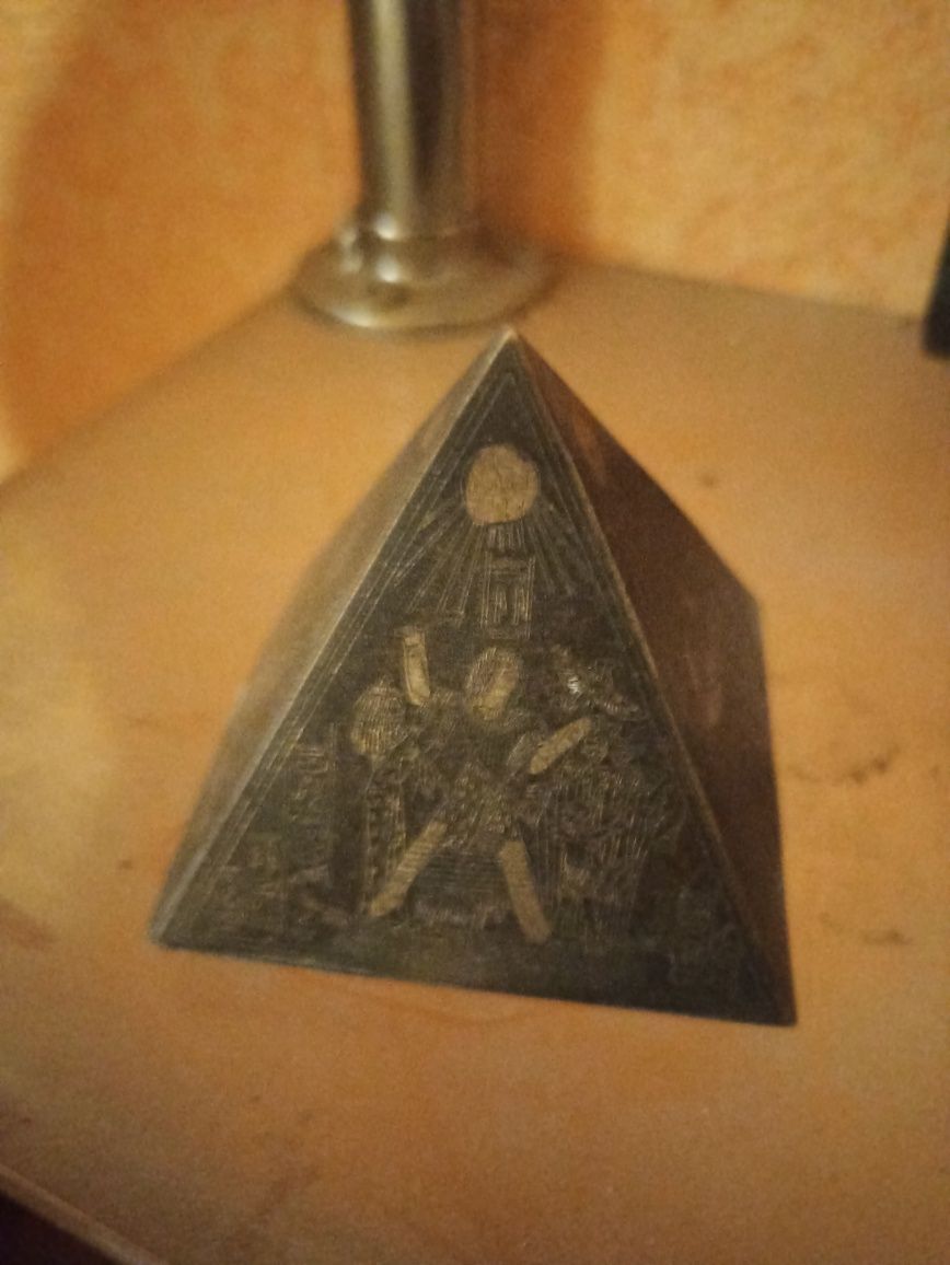 Пирамида латунь Египет