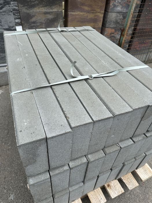 Бордюр тротуарний 1000х200х80