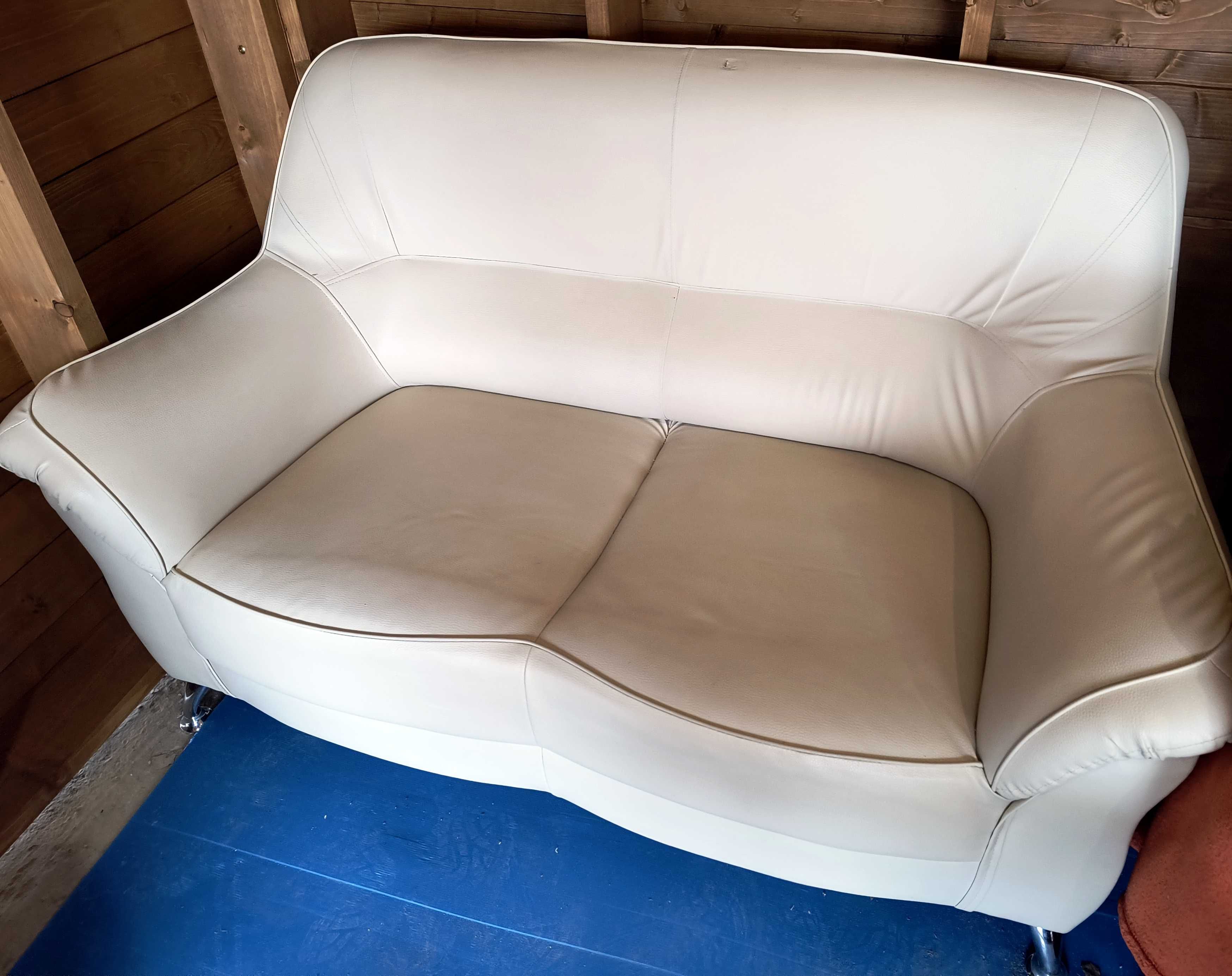 Sliczna sofa, skóra ekologiczna