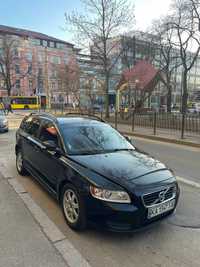 Автомобіль Volvo V50