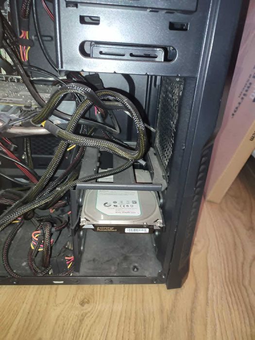 PC Intel Core i5 / Asus R9 270X / 2GB / 1TB HDD + stary komputer