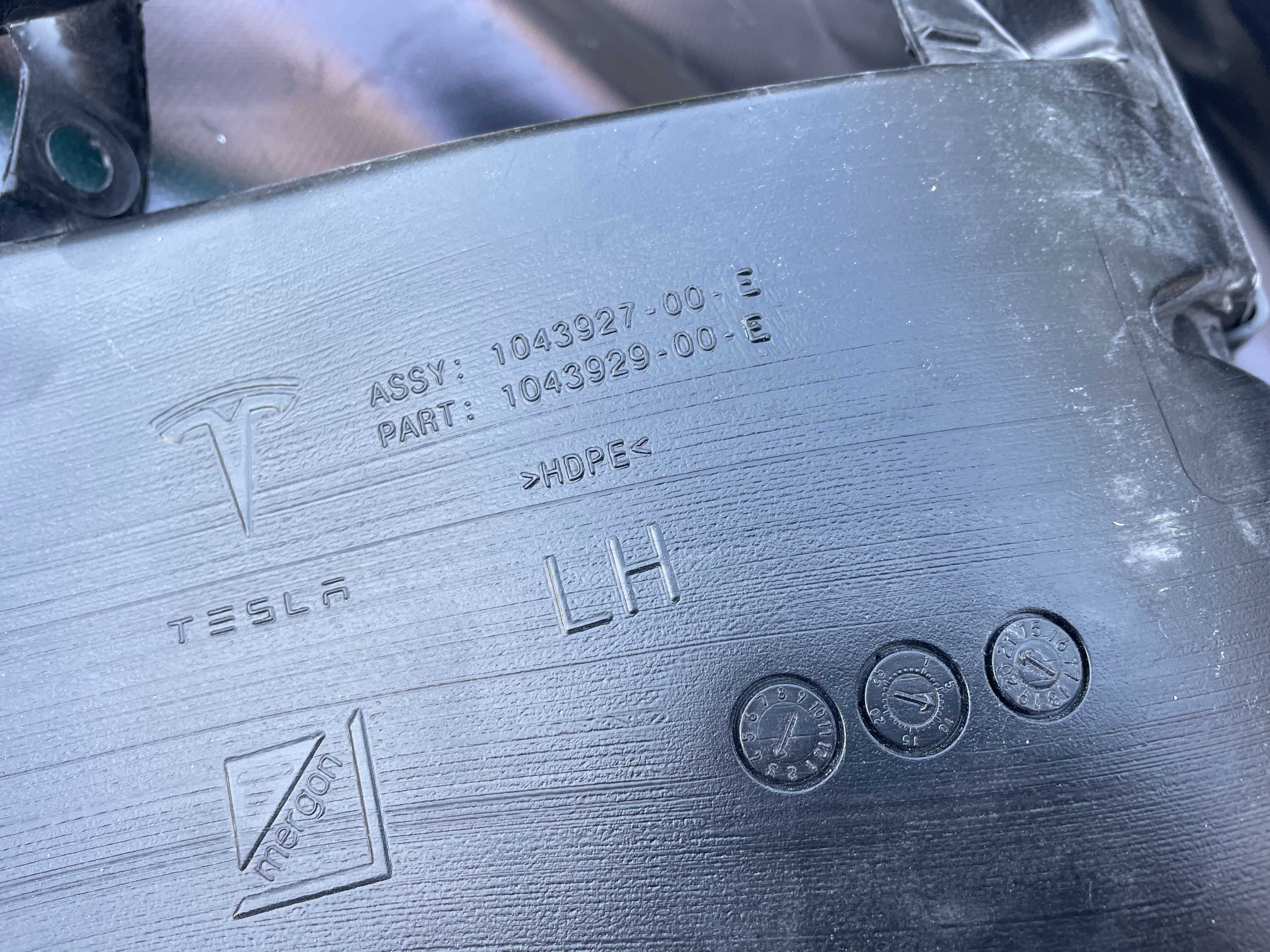 Повітровод Tesla x Воздуховод переднего бампера левый 1043927-00-E