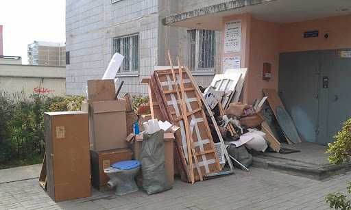 Вывоз строительного и прочего мусора.Старой мебели.Сухостоя.Хлама.