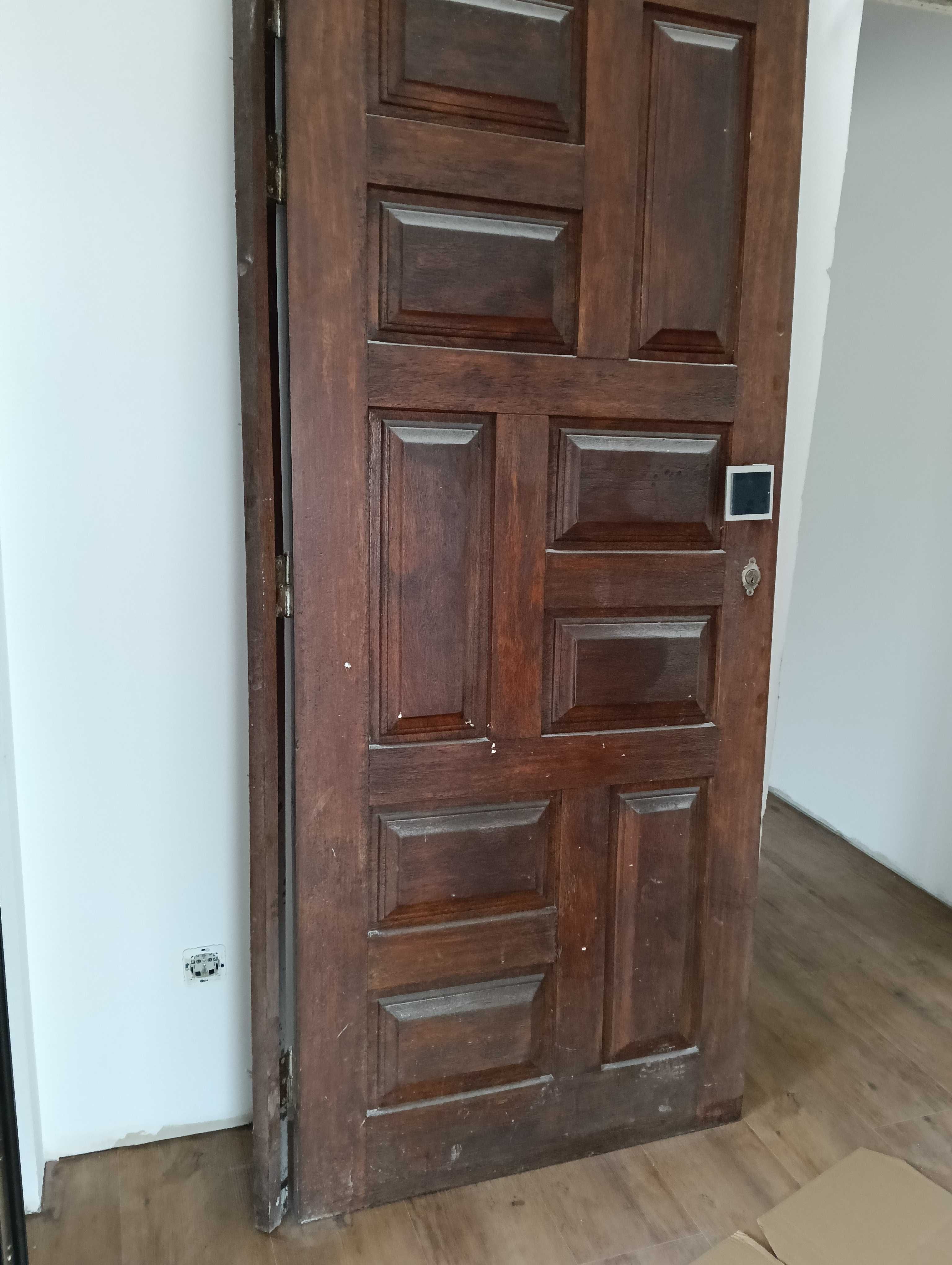 Portas em madeira.