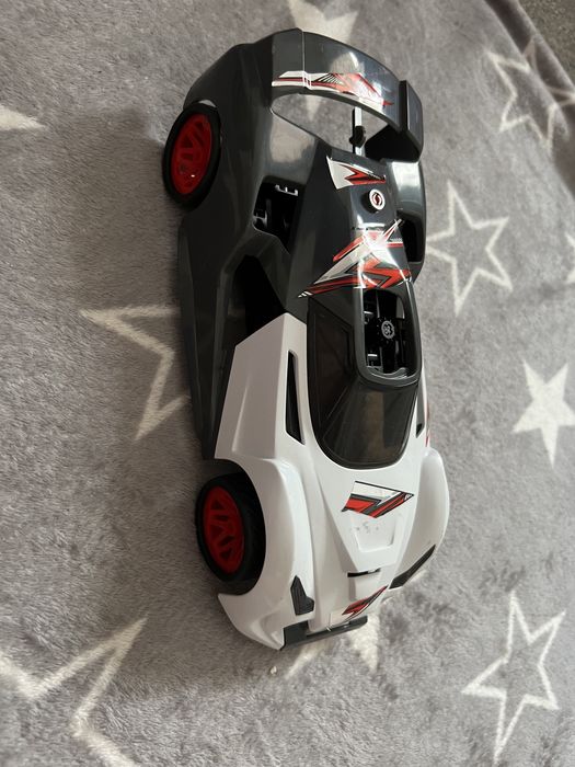 Samochod do zabawy dla chlopca