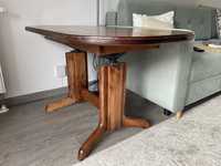 Drewniany stol w bardzo dobrym stanie