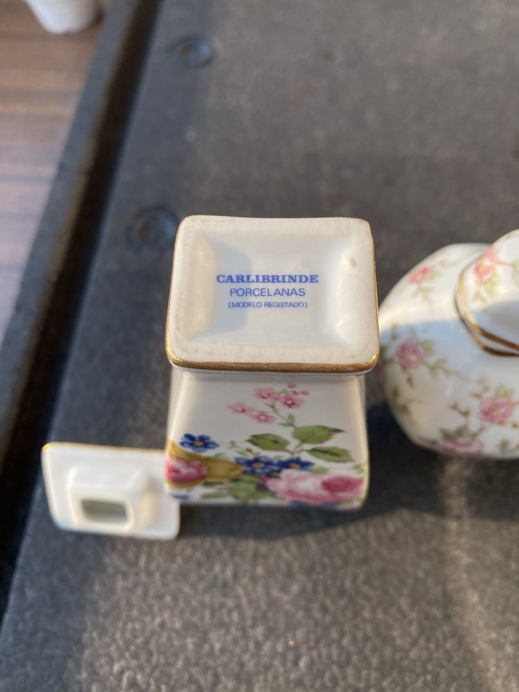 Conjunto de 4 frascos de porcelana decorativa vintage com flores