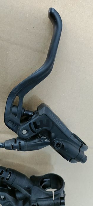 Klamki Magura MT2 . Prawa i Lewa