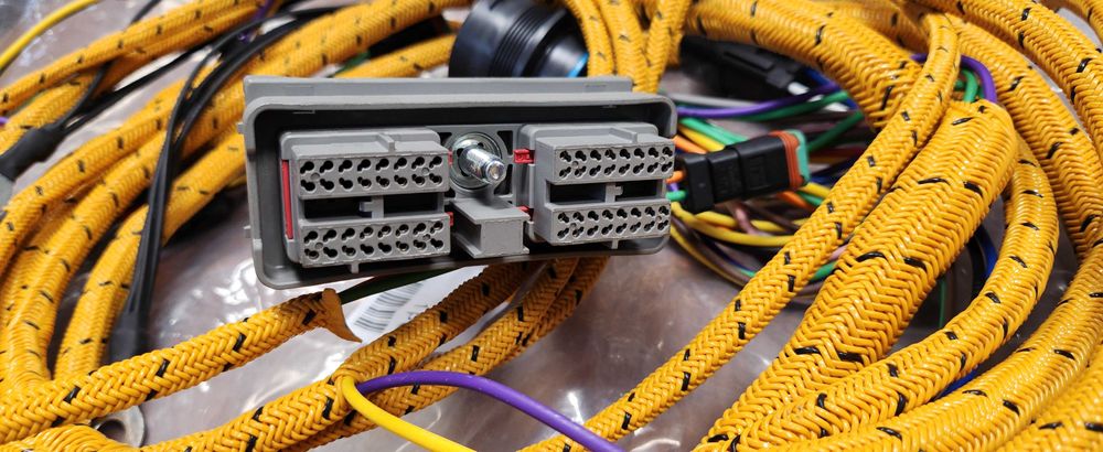 Wiązki elektryczne do maszyn budowlanych! Liebherr, CAT i inne