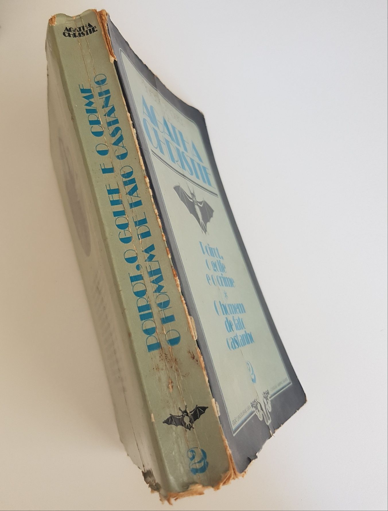 Livro Agatha christie muito antigo