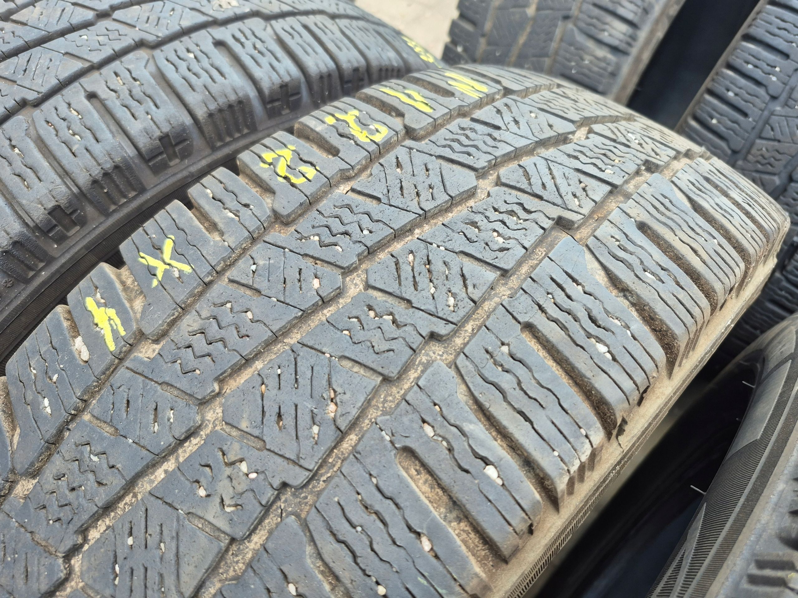 Michelin Agilis Alpin 215/65R16C 109/107R 22R 4X