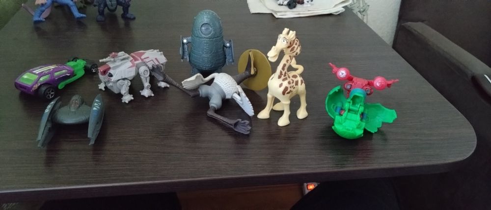 Фигурки, децкие игрушки, Киндер.