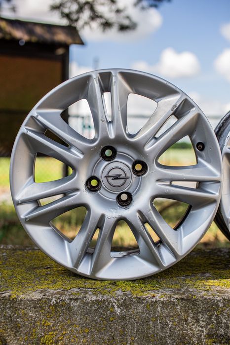 Felgi aluminiowe Opel Corsa ( x 4 ) Rozmiar 15