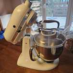 Robot planetarny ARTISAN Kitchen Aid 5KSM150PS beżowy