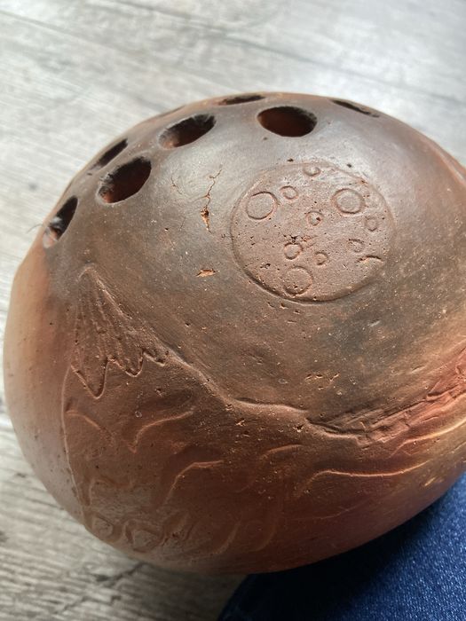 Ceramiczna etno ikebana , sygnowana z numerem