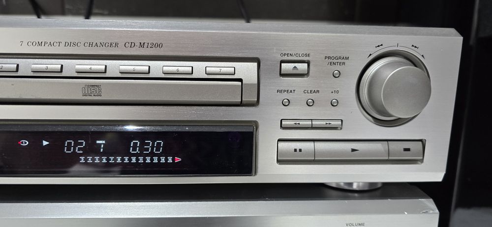 Akai CD-M1200 усилитель