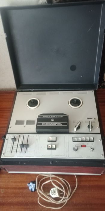 Магнітофон Снежеть110,  Комета 212