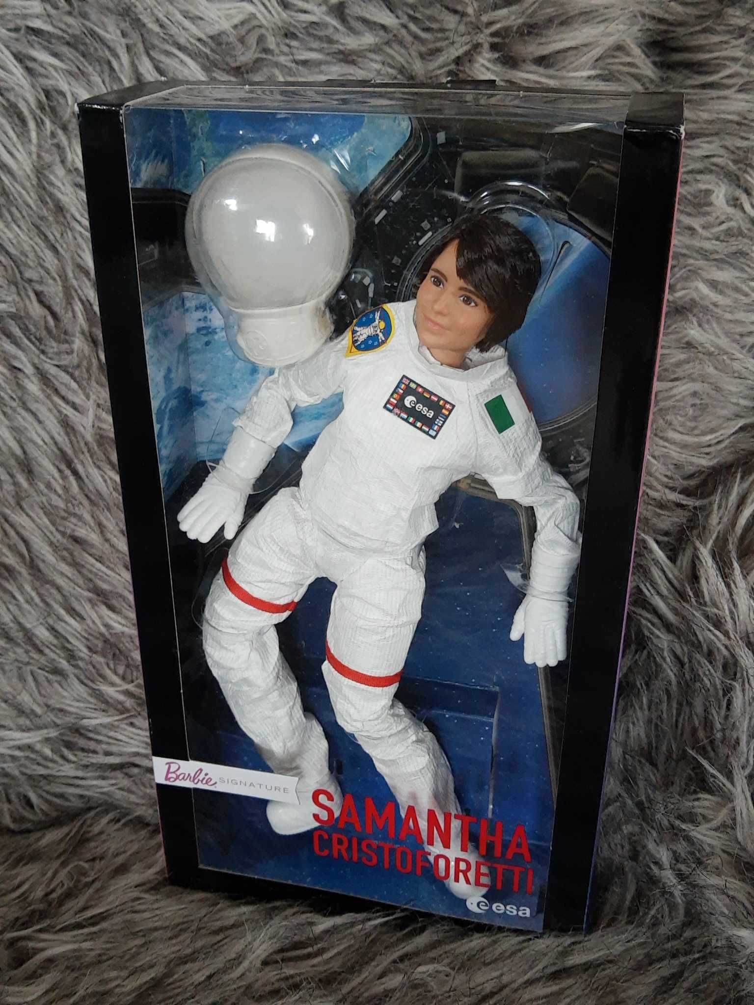 Lalka Barbie kolekcjonerska astronautka Mattel Samantha Cristoforetti