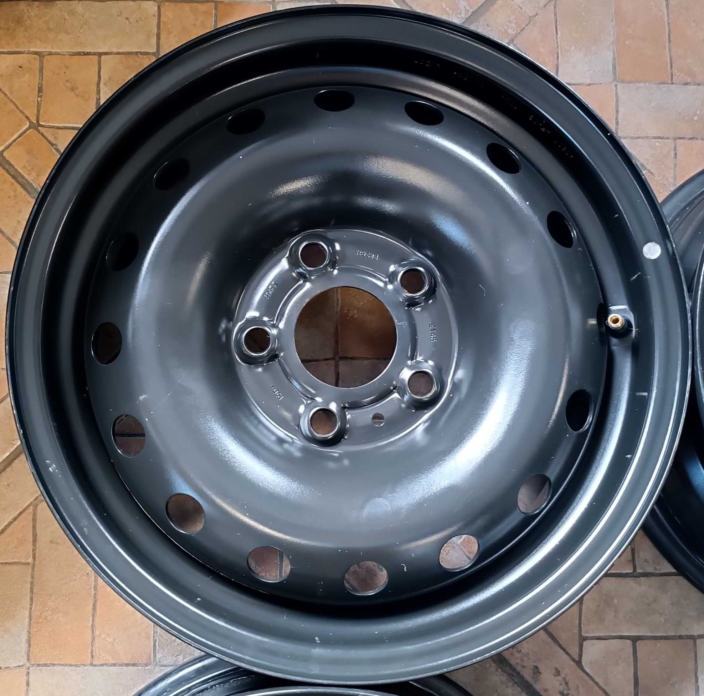 Felgi stalowe 15 cali 5x114.3 NISSAN + TPMS / #4004