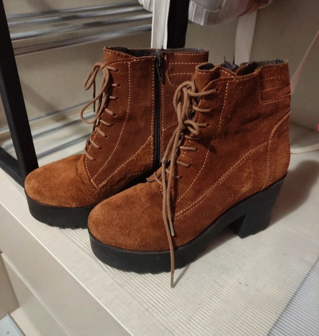 Botins Couro Camel Max