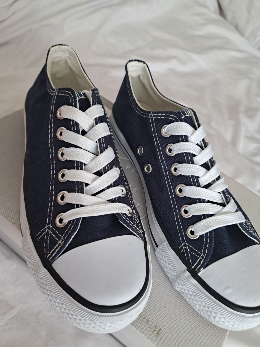 Nowe trampki damskie 37
